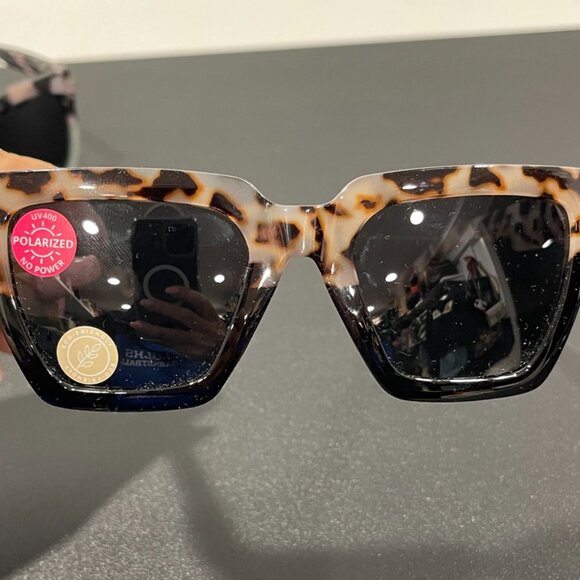 Peppers Sunglasses 2-pair (one NWT/one preloved) - Picture 5 of 8